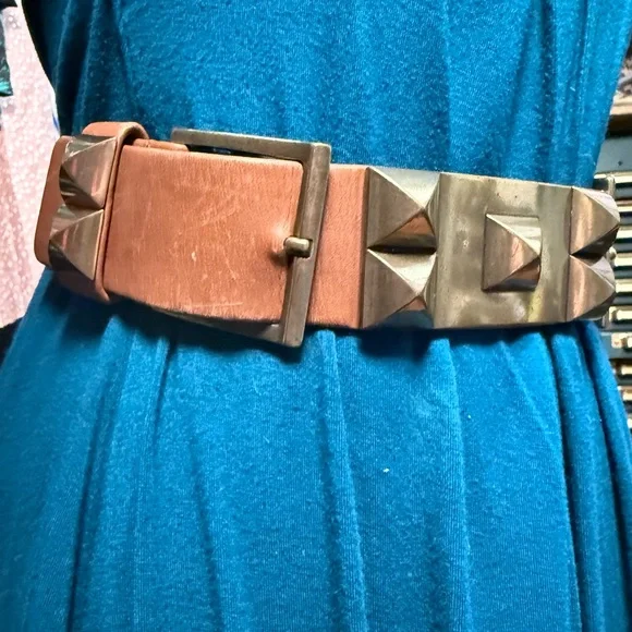 Suzi Roher Brown leather belt with spiked hardware plates 